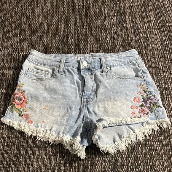 Mossimo high rise Jean floral shorts - Picture 1 of 6